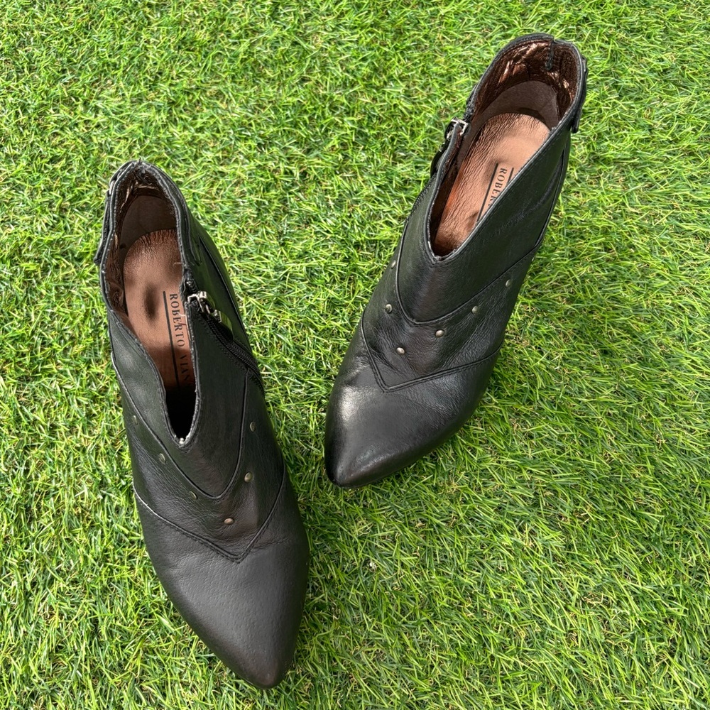 Roberto Vianni Size 7 Studded Black 3 Inch Heeled Ankle Booties